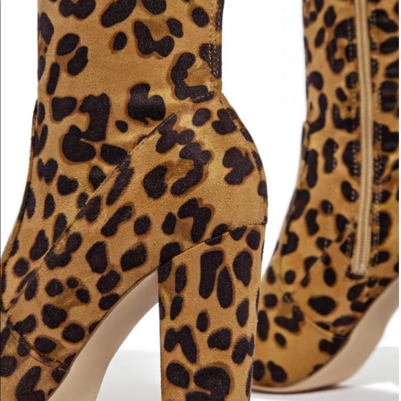 Size 7 leopard suede OTK boots with chunky heel - Picture 5 of 6